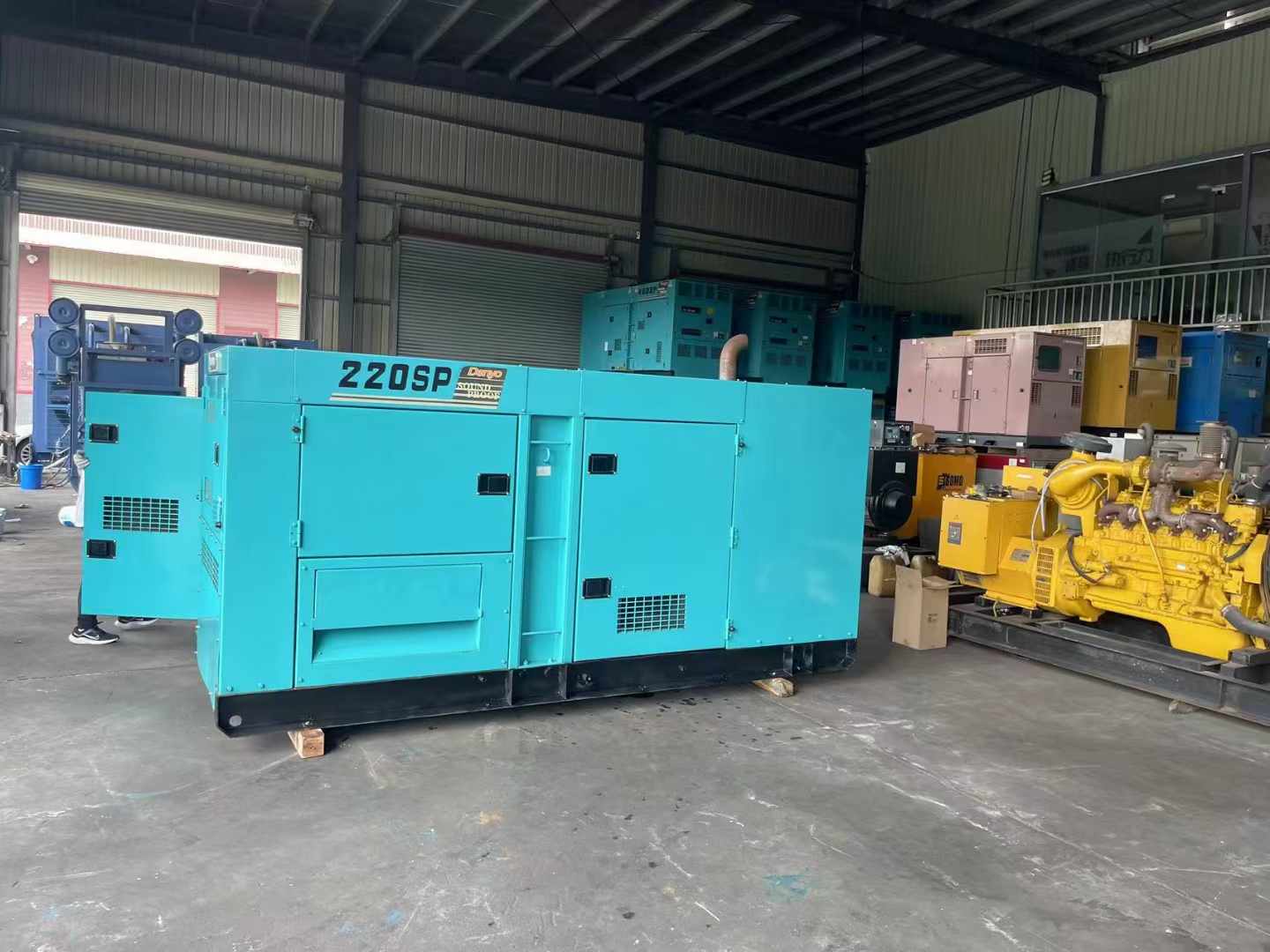 吉利800kW 柴油发电机的输出电流波动范围是多少？