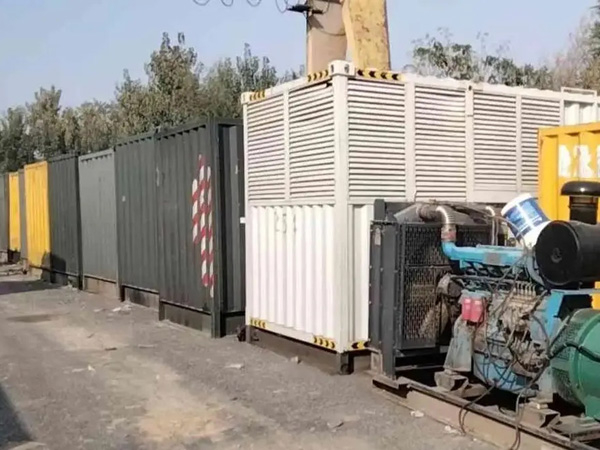 吉利200KW柴油发电机机组每小时油耗是多少？
