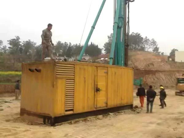 吉利如何判断水冷式机油散热器密封件是否需要更换？